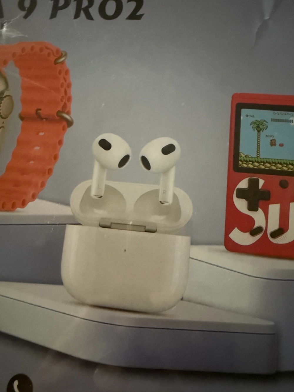 Red Retro Handheld Game Console - Portable Gaming - Picture 3 of 9